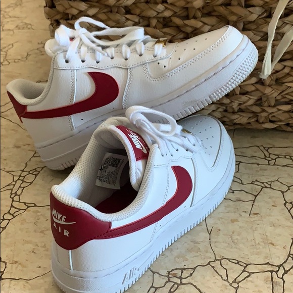 Meet your Posher, Tycelyn - Picture 1 of 1